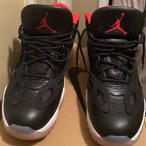 Jordan Retro 11 Low ie!  Bred